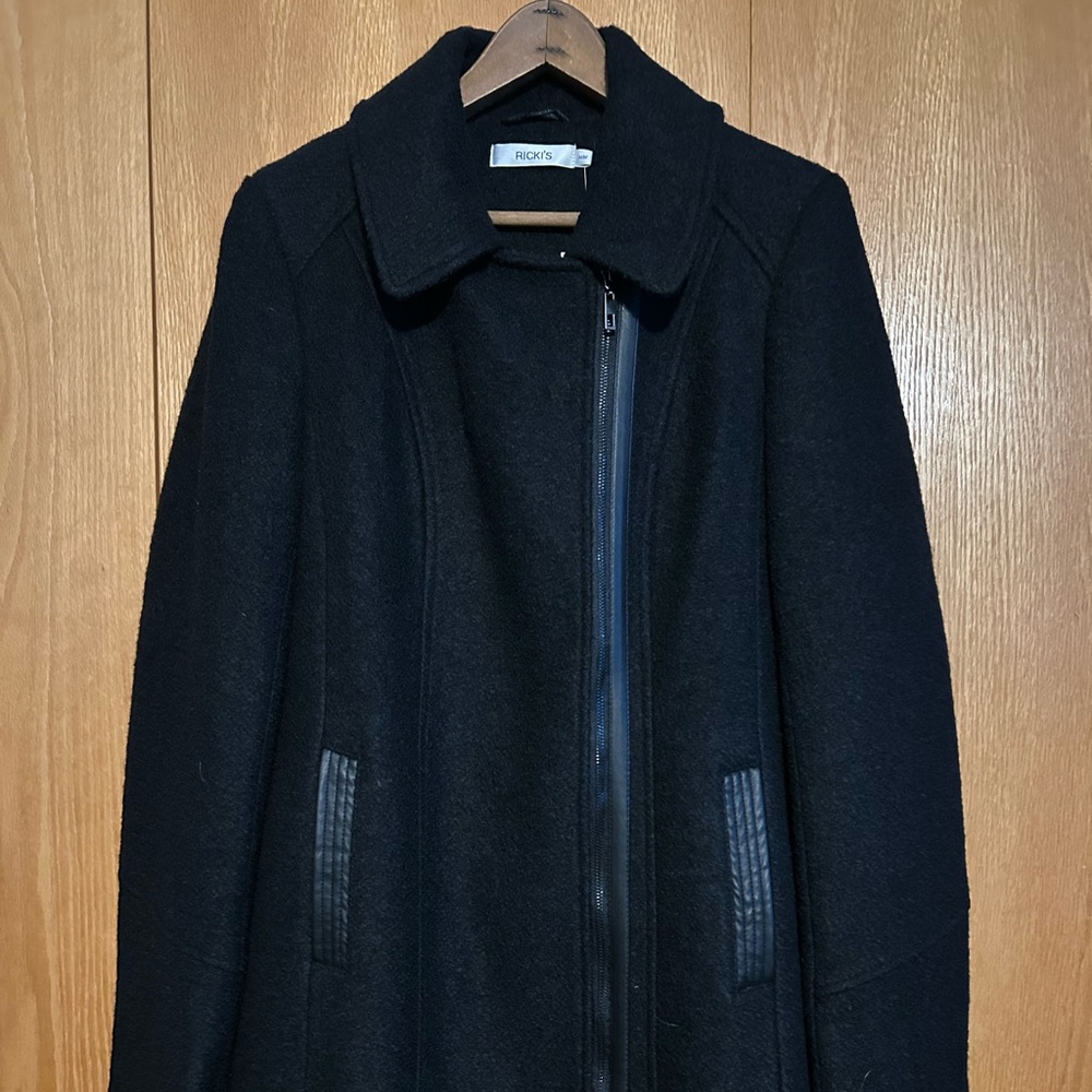 BNWT Ricki's Elegant Black Ladies Coat